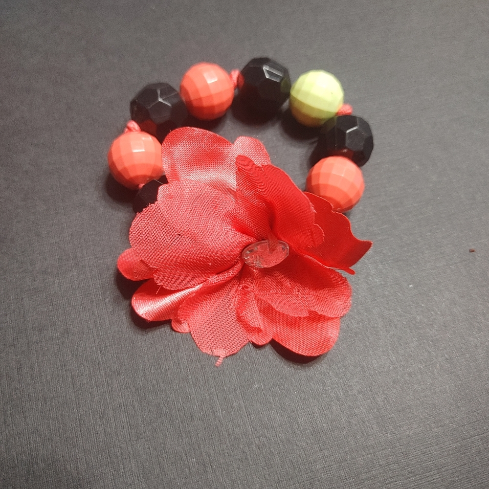 Child's beaded bracelet